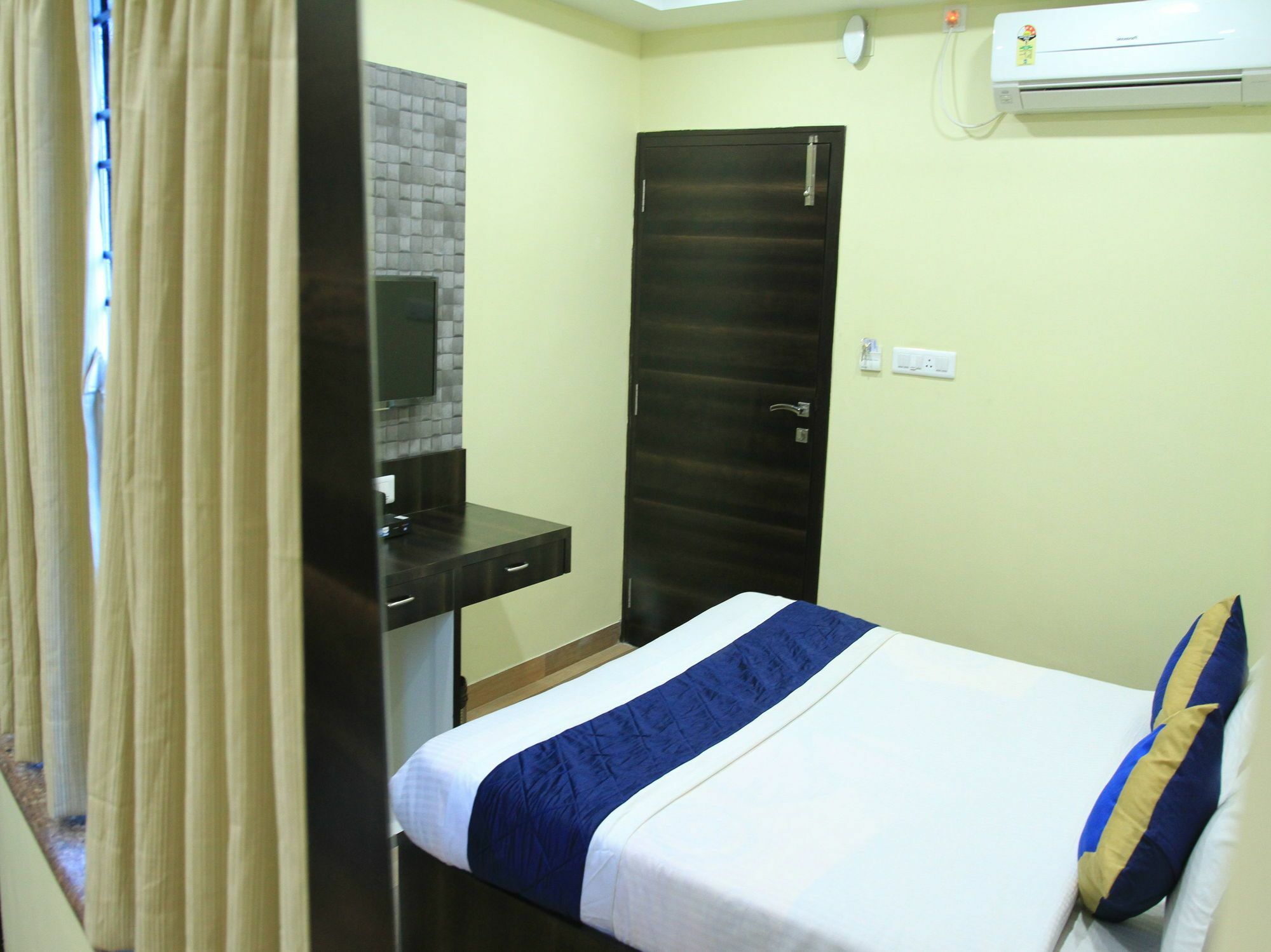 Oyo 7790 Hotel Royal Height Calcutta Eksteriør billede